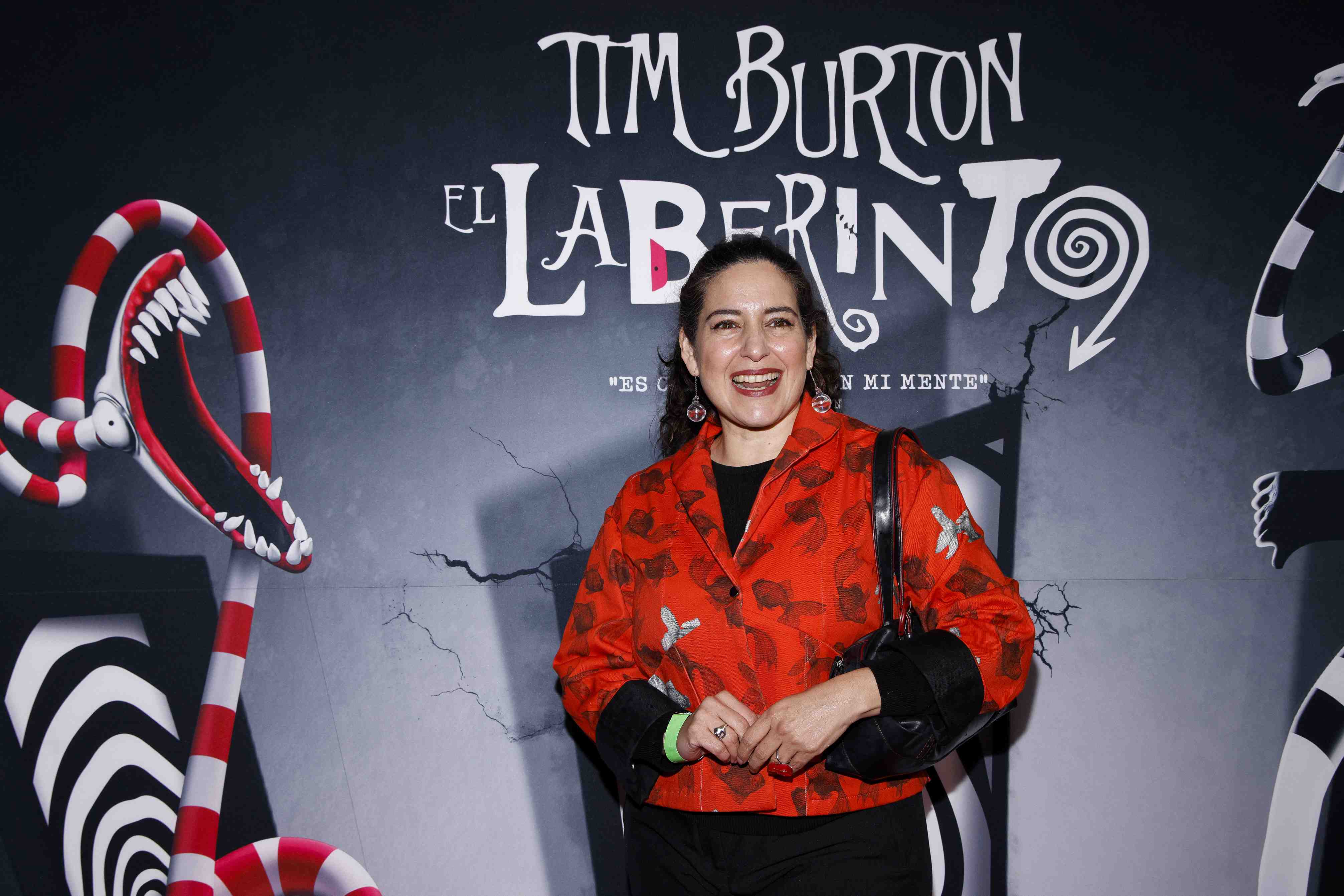 https://entrefam.com.mx/img/alfombra_de_la_exhibicion_de_tim_burton_laberinto/ENTREFAM250620254330.jpg