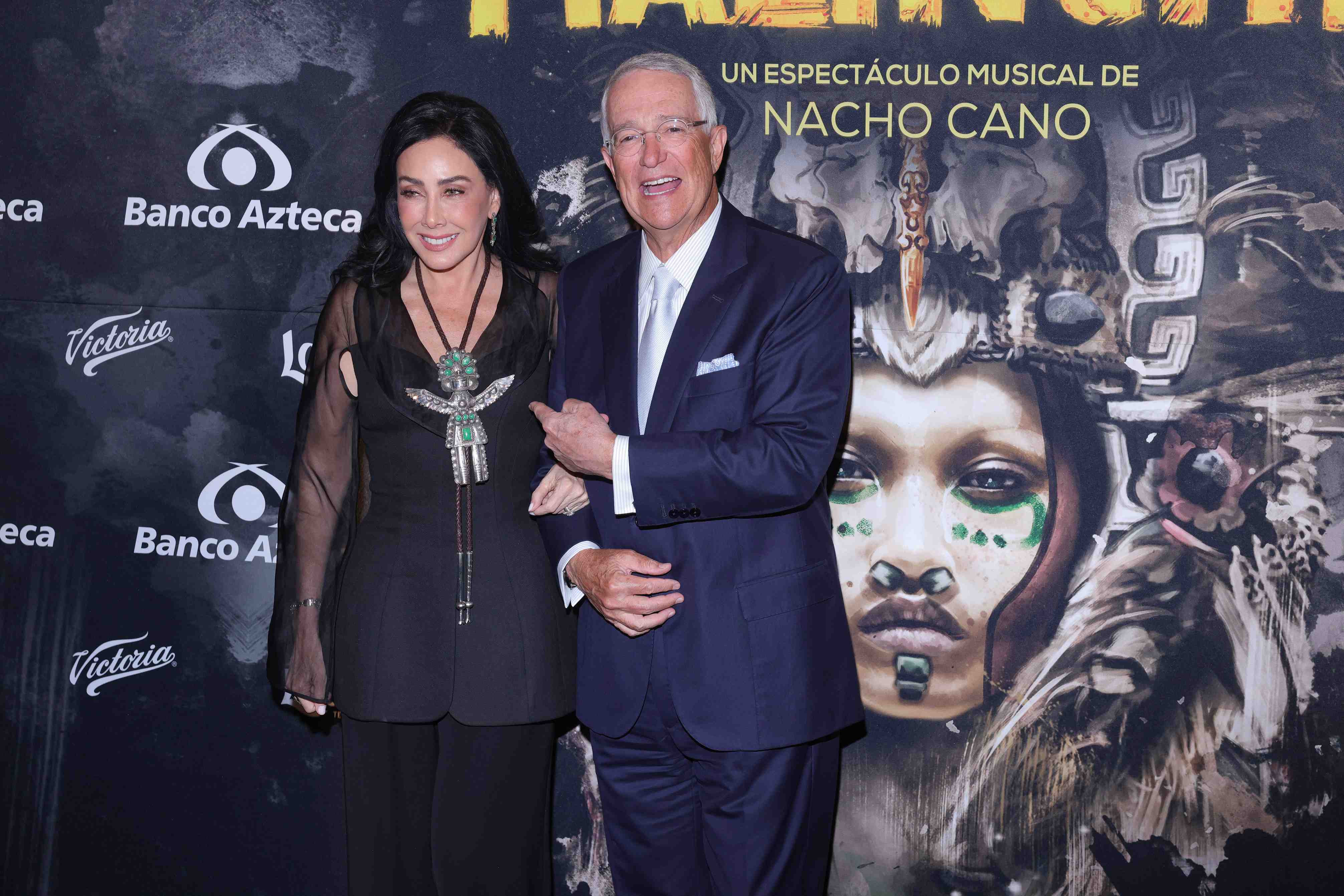 https://entrefam.com.mx/img/alfombra_de_la_premier_del_espectaculo_musical_malinche/ENTREFAM300420255831.JPG