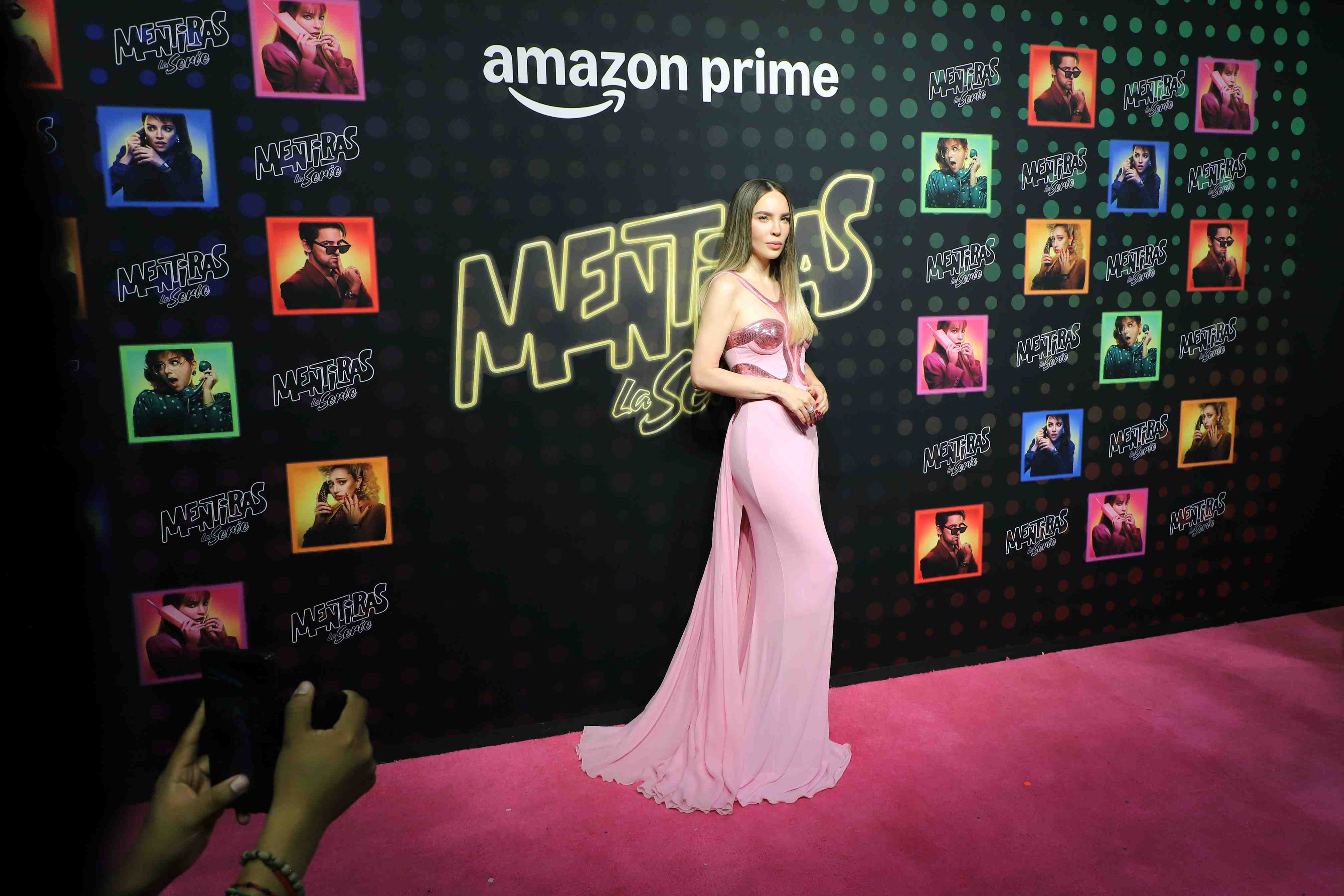 https://entrefam.com.mx/img/alfombra_rosa_de_mentiras_la_serie_produccion_de_prime_video/ENTREFAM100620253564.JPG