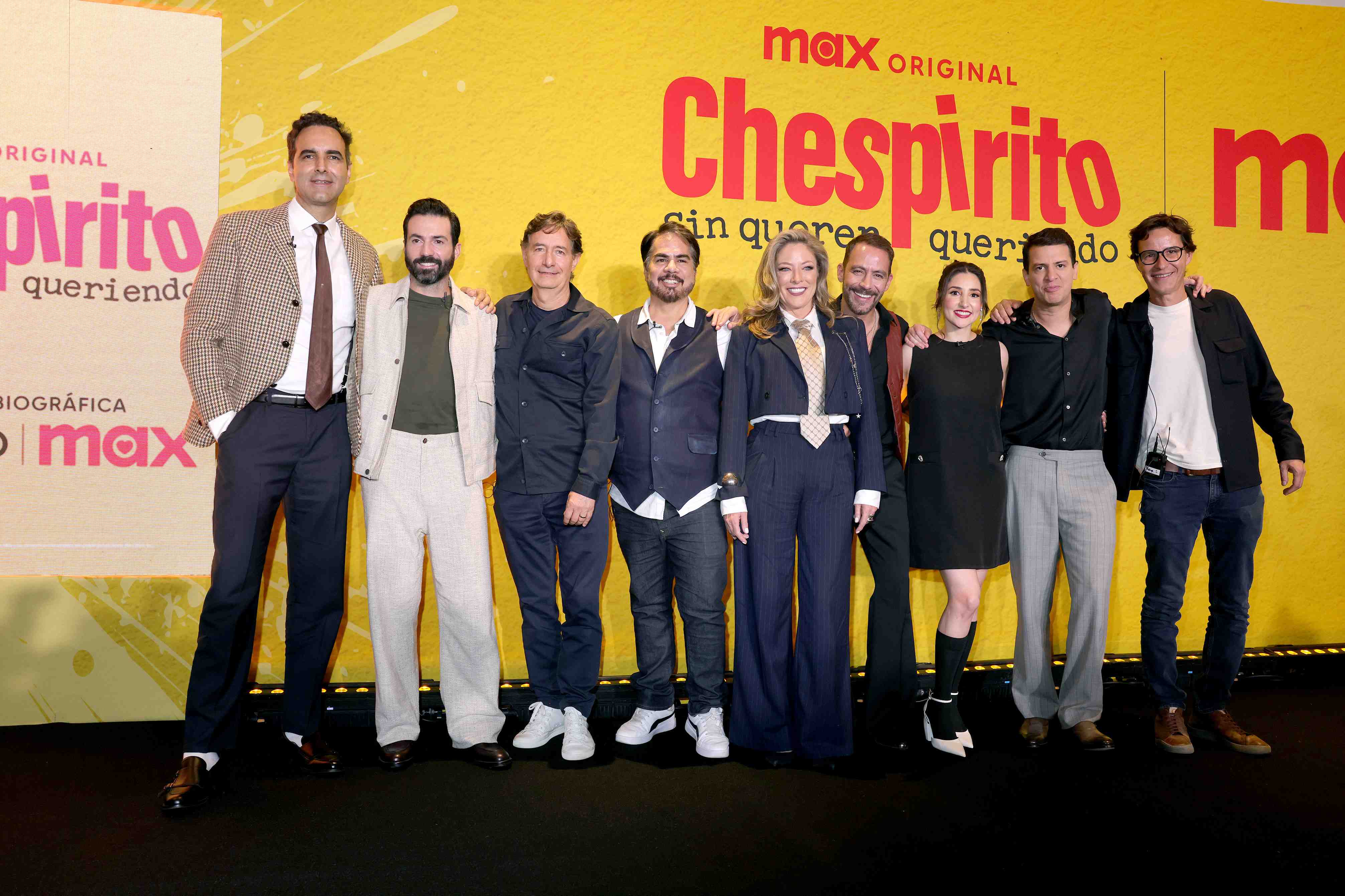 https://entrefam.com.mx/img/conferencia_de_prensa_de_la_serie_biografica_original_de_chespirito_sin_querer_queriendo/ENTREFAM020620252412.JPG