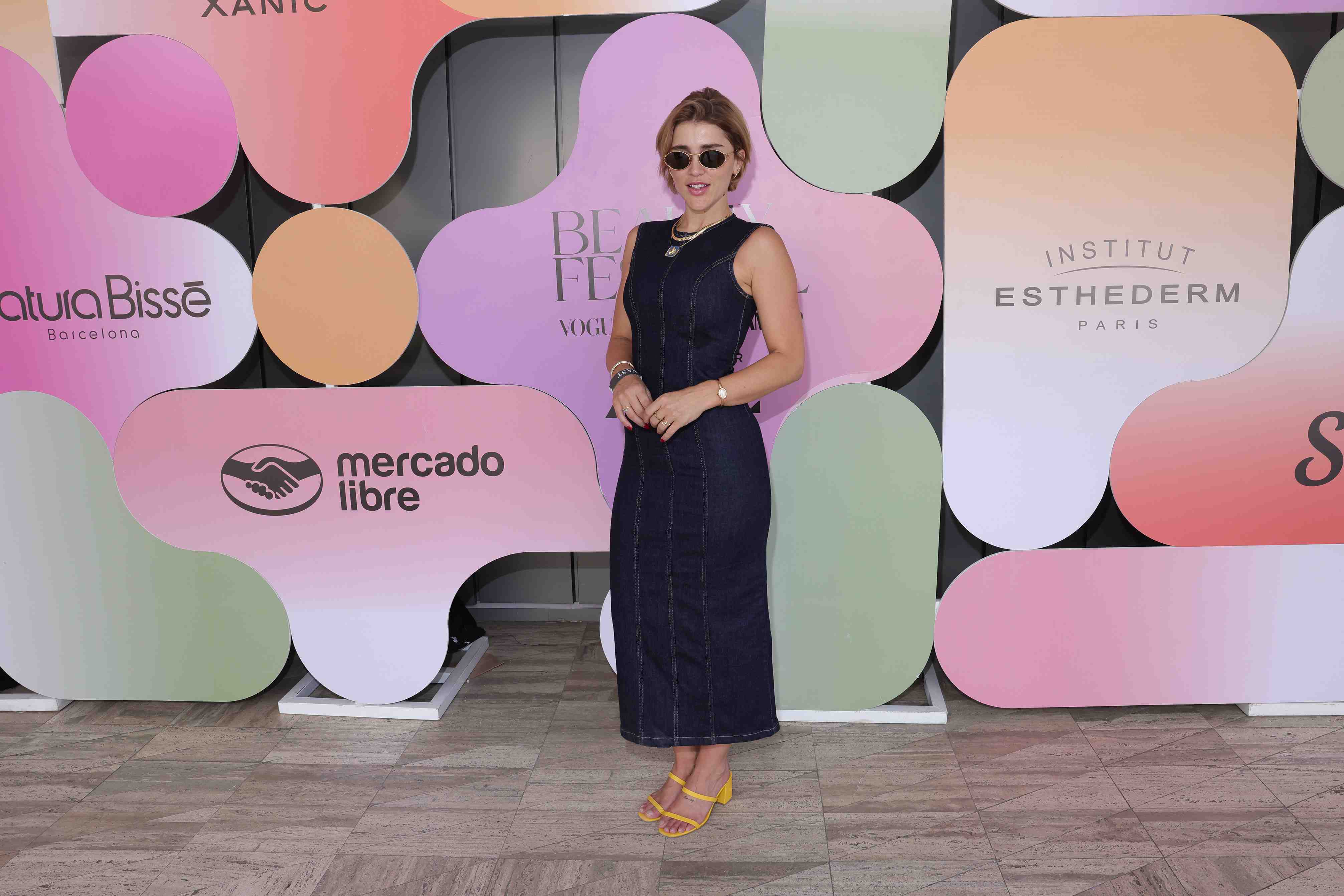 https://entrefam.com.mx/img/famosos_en_el_evento_beauty_festival/ENTREFAM240520259340.JPG