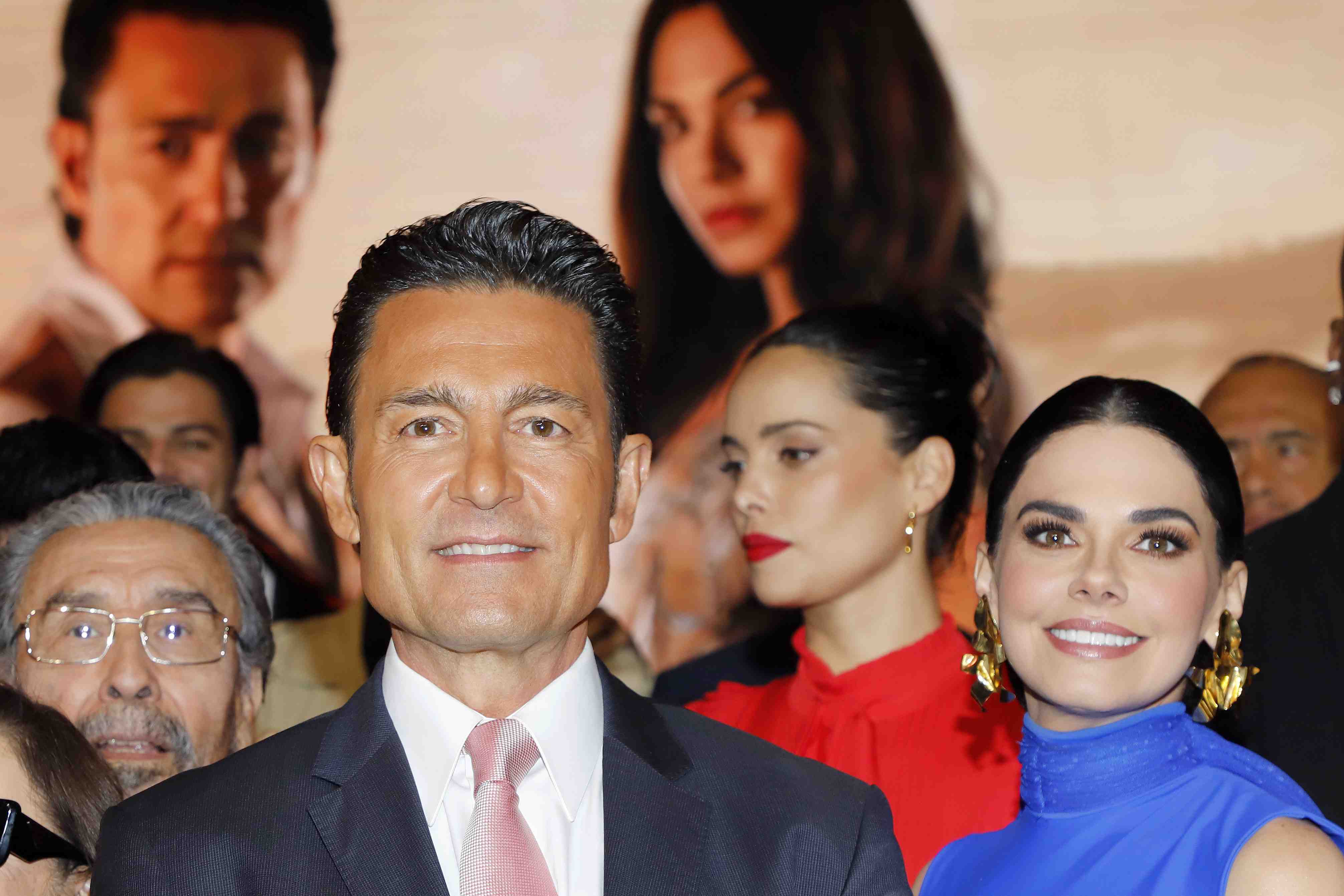 https://entrefam.com.mx/img/presentacion_de_la_telenovela_amanecer_produccion_de_juan_osorio/ENTREFAM020720254477.JPG